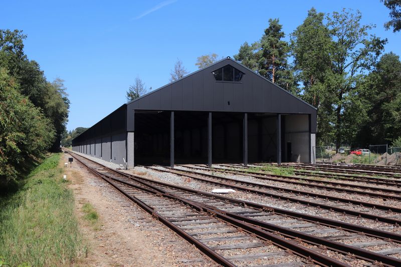 BAM Stopmachine met het fabrieksnummer 1214 en het UIC-nummer 99 84 942 8 702-7.